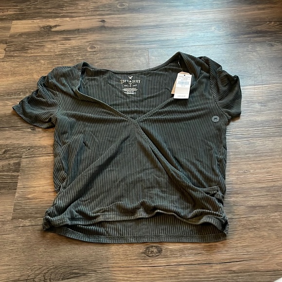 American Eagle Outfitters Tops - Grey ribbed American Eagle crop top new with tags
